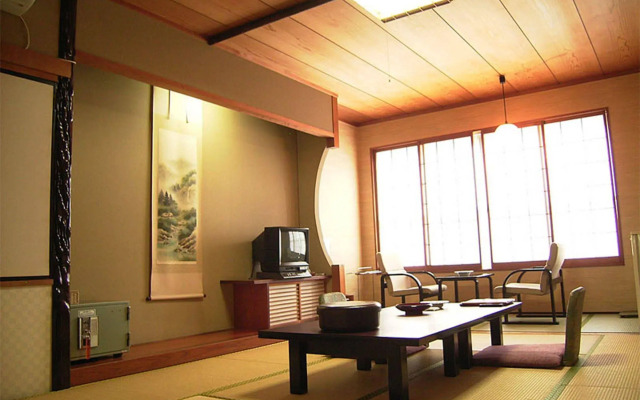 Toushijima Onsen Suzunami