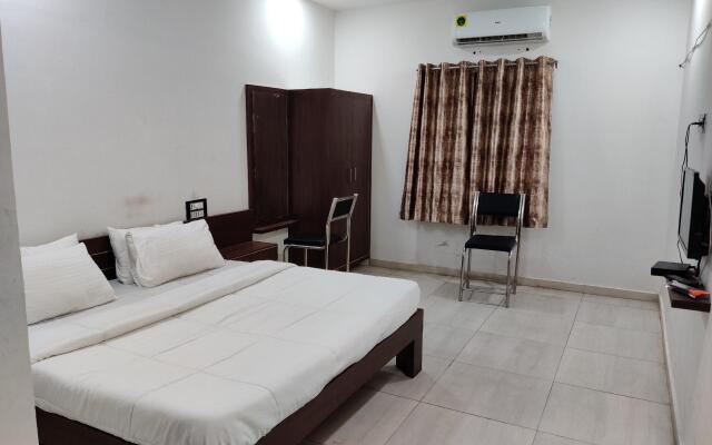 Capital O 82510 Hotel Krishna And Restaurant