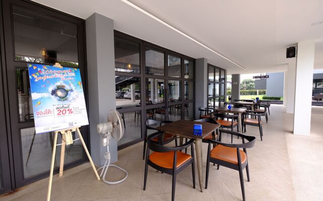 R Photo Hotel