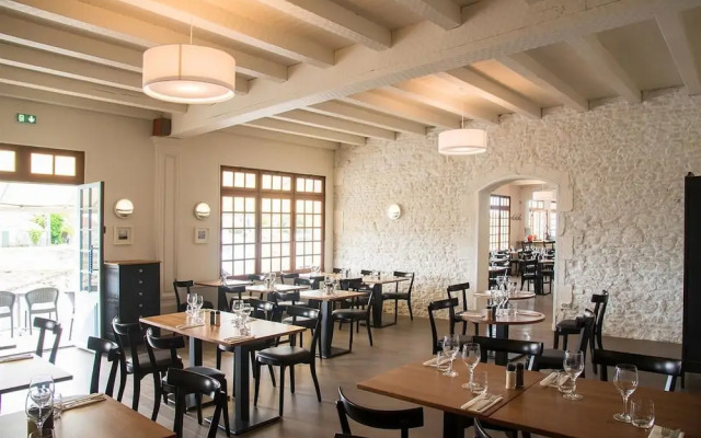 Les Bains Boyardville Hotel Et Restaurant