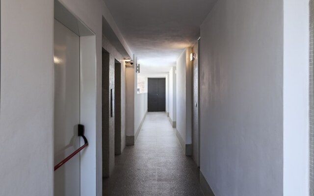 1495 Apart