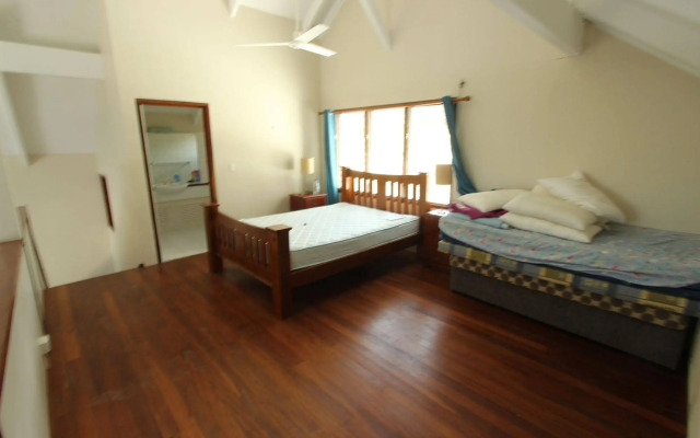 Vila Del Mare Beachfront Resort