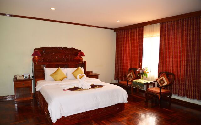 Angkor Hotel