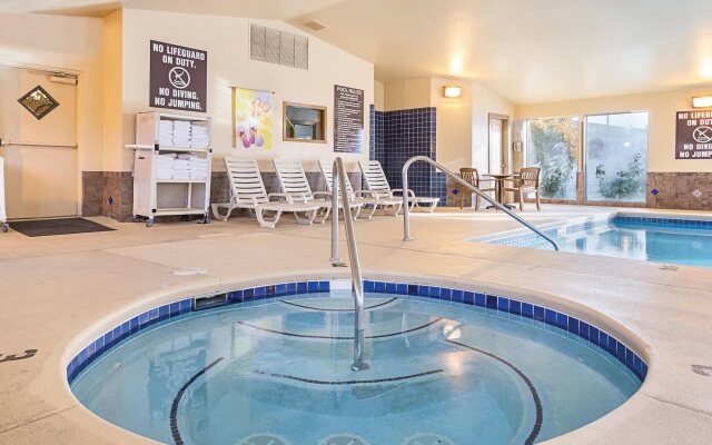 Clarion Pointe Wenatchee