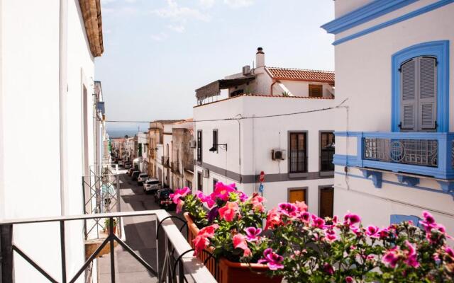 Bobo House Calasetta