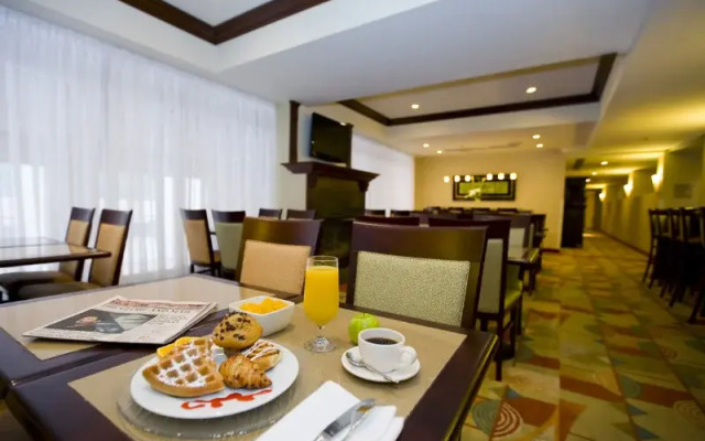 SpringHill Suites Old Montreal