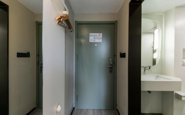 Ibis Shanghai Gubei