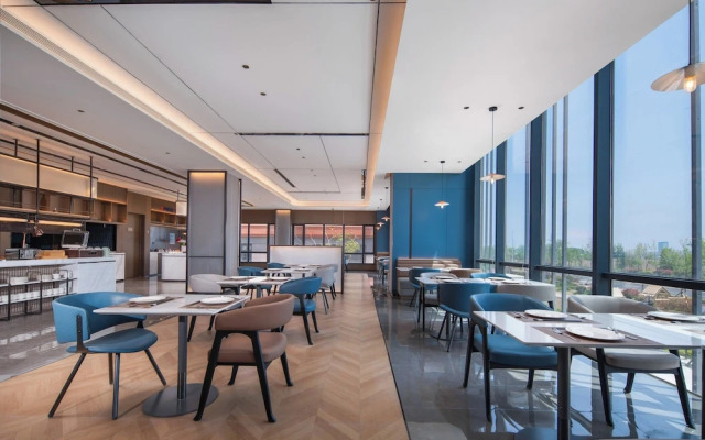 Holiday Inn Express Qingdao City Balcony by IHG