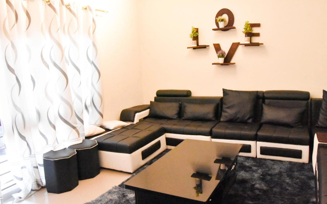 Specious Old Zamtel flats