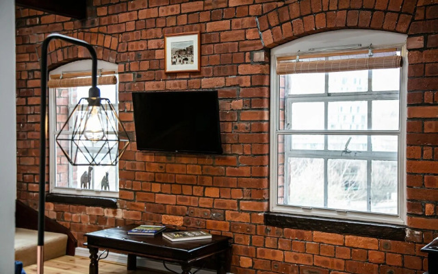 Victoria Quays Loft Apt - Free Parking