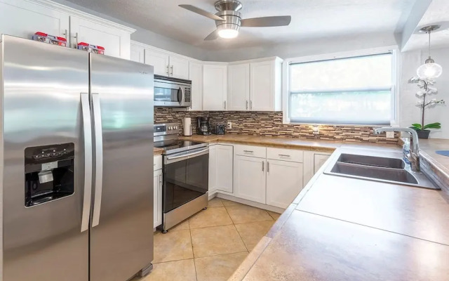 Tropical Paradise in Largo