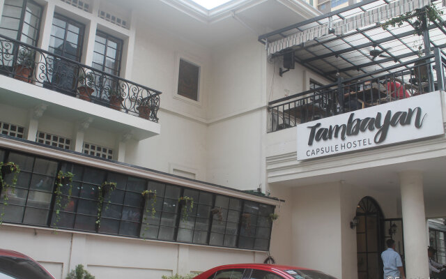 Tambayan Capsule Hostel