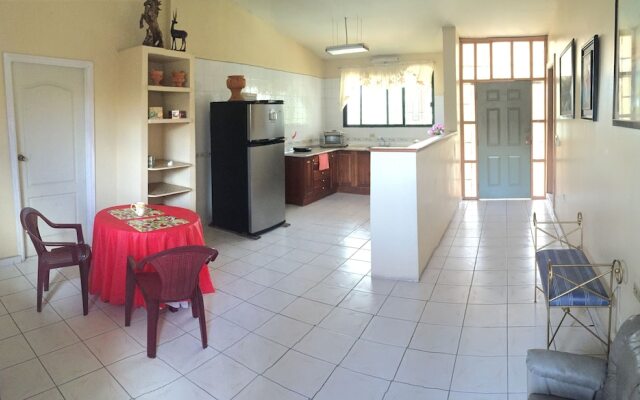 Econo Guest House