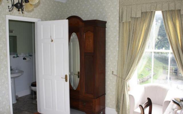 Woodlands Country House
