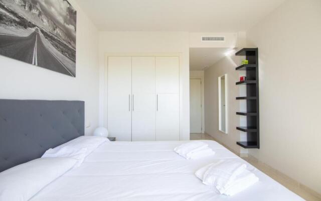 2237-Modern apt with private beach