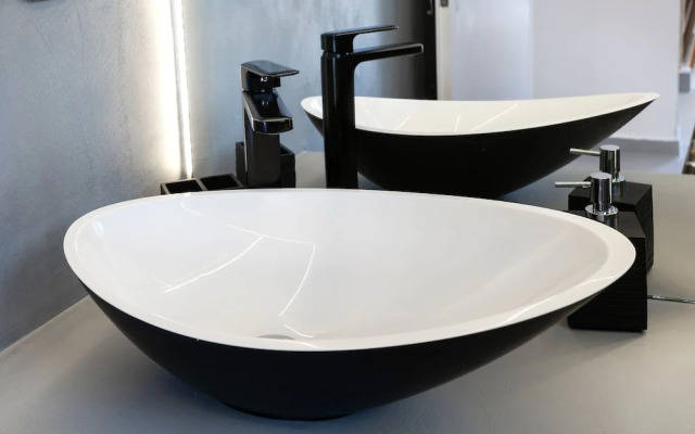 Elisa Seaside Luxury Suite Private hot Tub, Beach