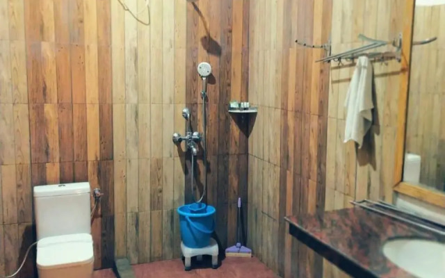 Rhea Safari Lodge