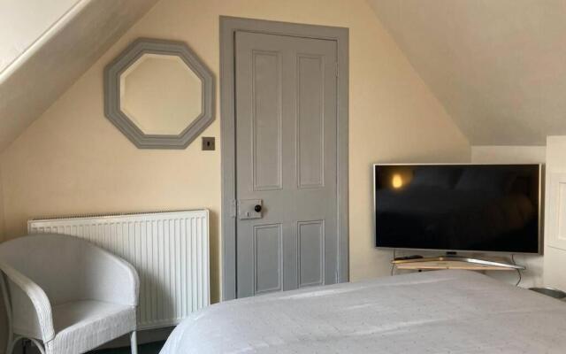 The Annex Keith Self Catering WiFi Private Parking bkng