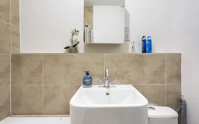 Studio Flat near Victoria Station