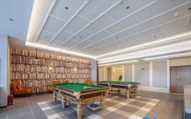 Vienna Hotel (Dali Erhai Railway Station Wanda Branch)