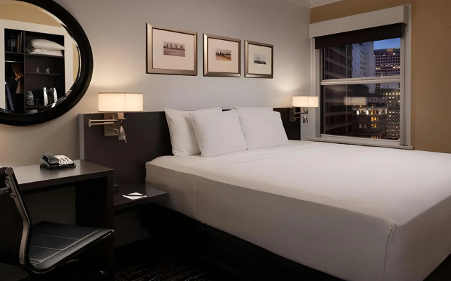 Executive Hotel Pacific