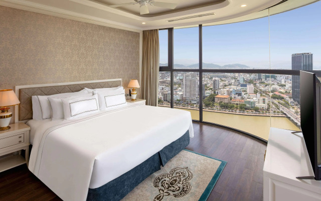 Melia Vinpearl Danang Riverfront