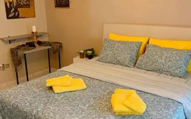 Cozy studio, 1min from Kamara