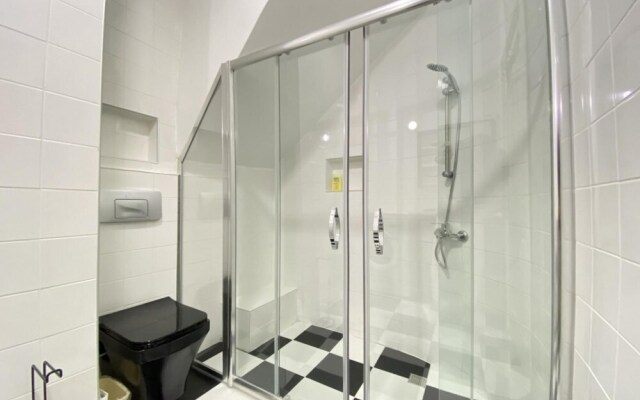 Flat With Backyard Close to Galata Tower