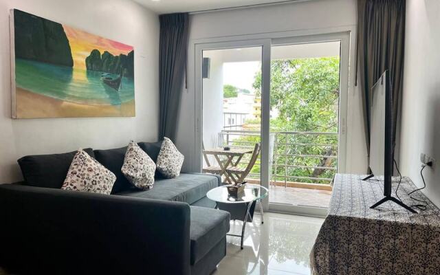 "6/37 2 Bedroom/2baths 1 km Walking to Patong Beach"