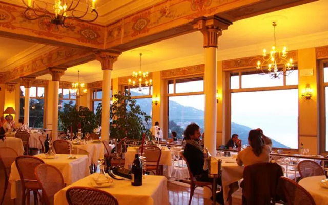 hotel les roches rouges
