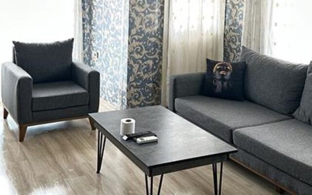 Kızıl Suit House