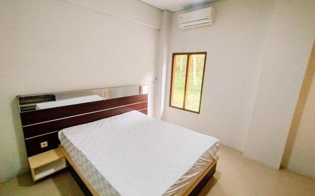 RedDoorz @ Artomoro Guest House