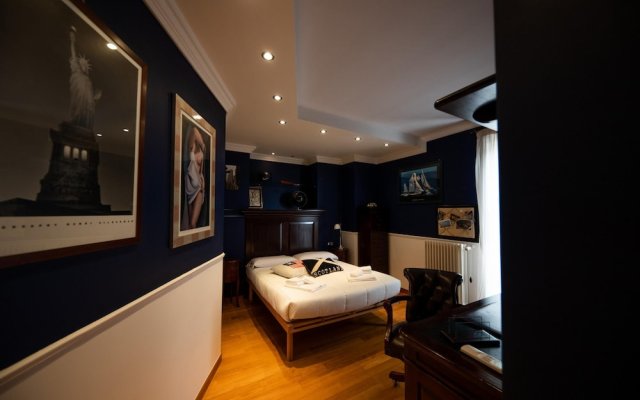 Navy Apartment by Wonderful Italy