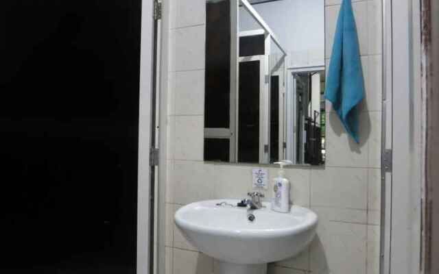 Manado Pod House - Hostel