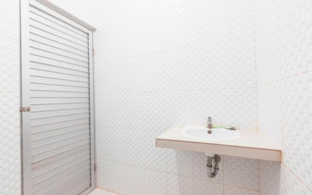 OYO 2364 Cempaka Harapan Indah