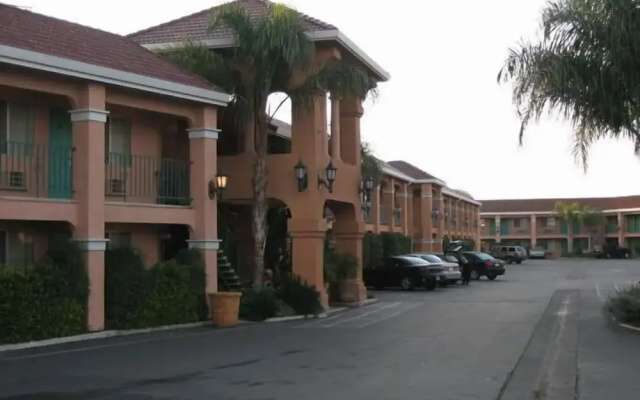 Merced Inn and Suites