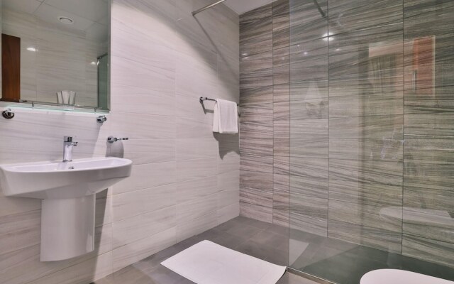 Grand 2BR Burj Khalifa Gym/pool by Belvilla