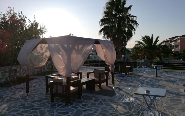 Saint George Hotel & Rooms