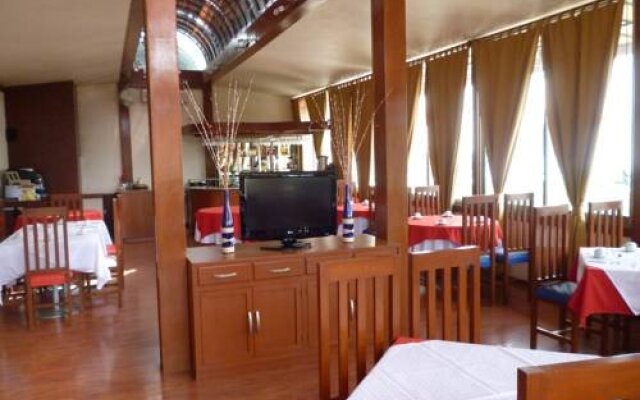 Hotel Q