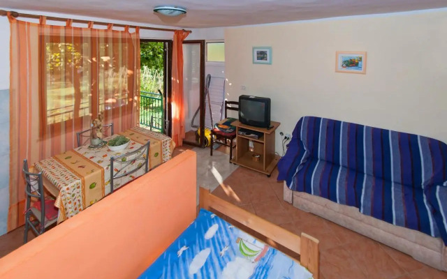 Apartment Dinono