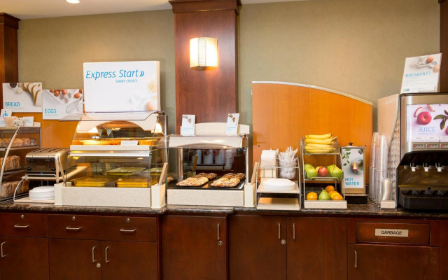 Holiday Inn Express Hotel & Suites Drayton Valley by IHG