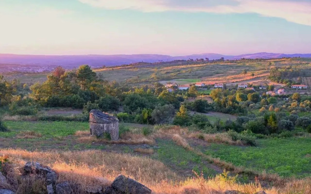 2Br Serra da Estrela Escape-cheese & Wine, Parking