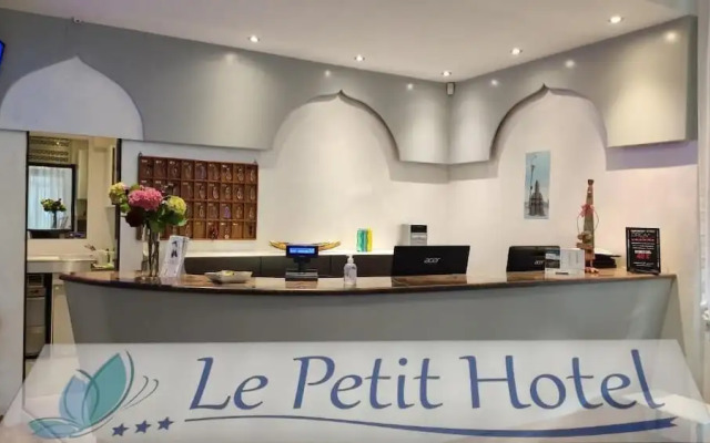 Le Petit Hotel