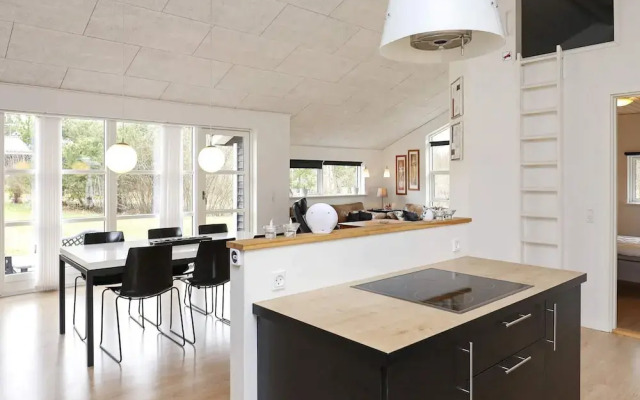10 Person Holiday Home in Logstor-by Traum