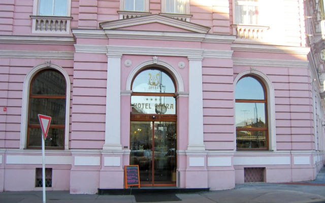 Opera Hotel