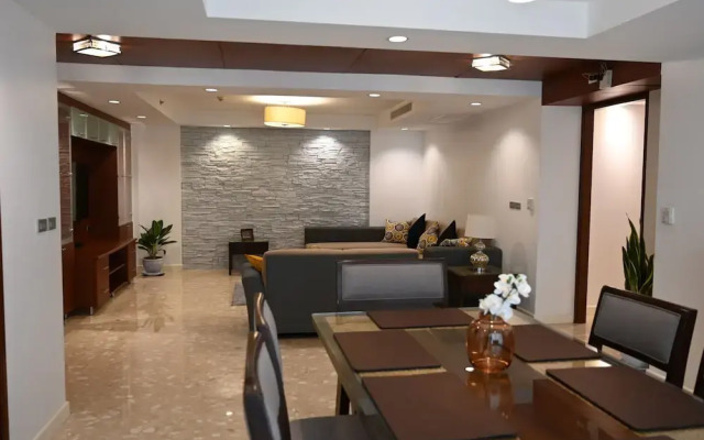 JJ Suites - Your Home on 11