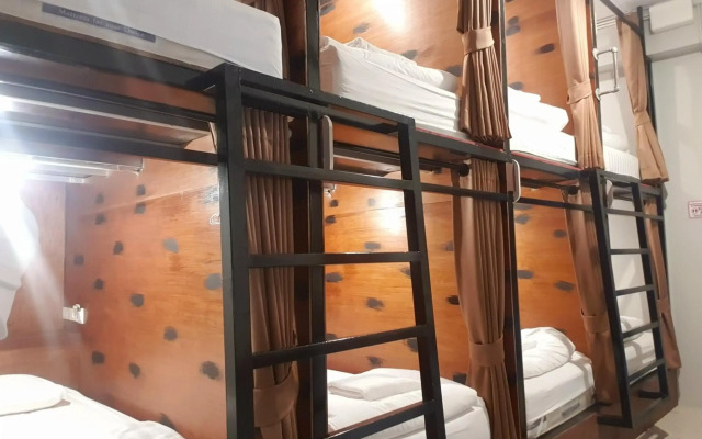 The 8 Factory Hotel Phitsanulok