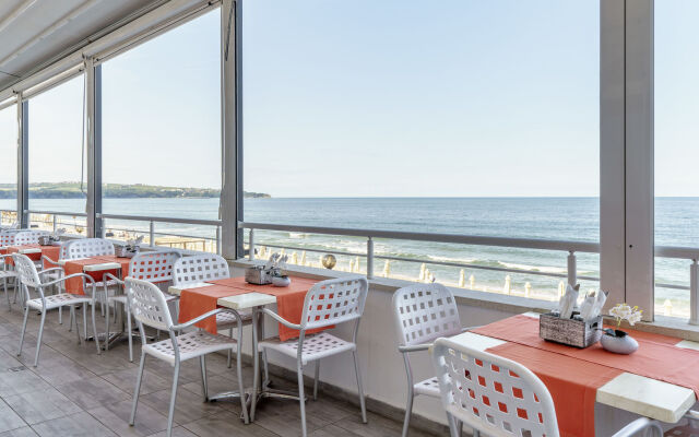 AluaSun Helios Beach – All Inclusive