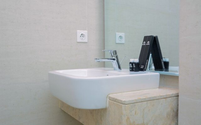 Best Price Studio Apartment at Gold Coast