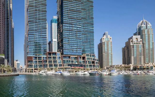 Chic and Stunning 2BR With Dubai Marina Views!